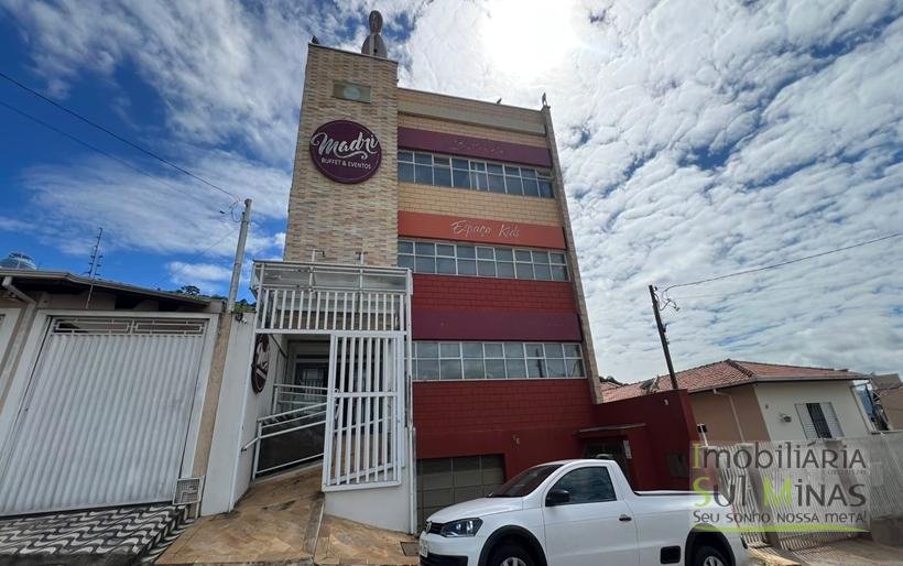 Prédio Comercial com Ótima Estrutura à Venda em Cambuí MG (9)