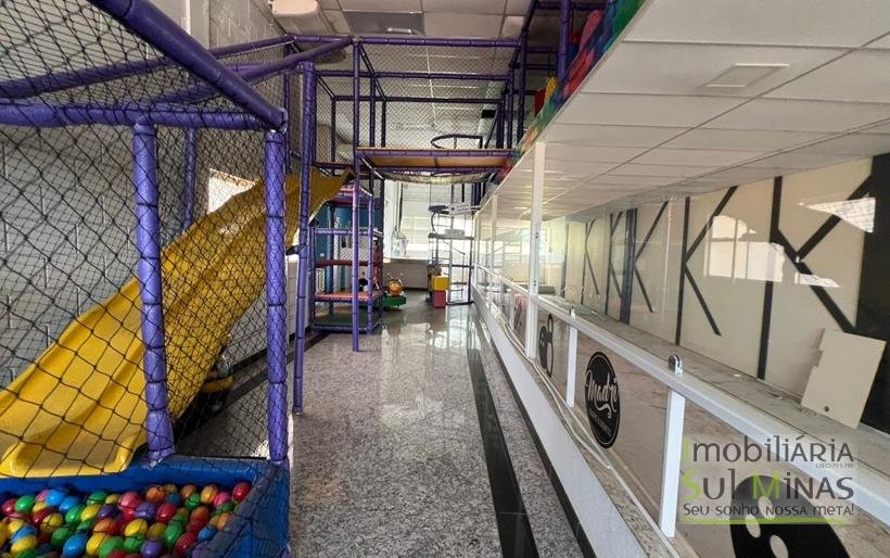 Prédio Comercial com Salão para Locação em Cambuí MG (9)