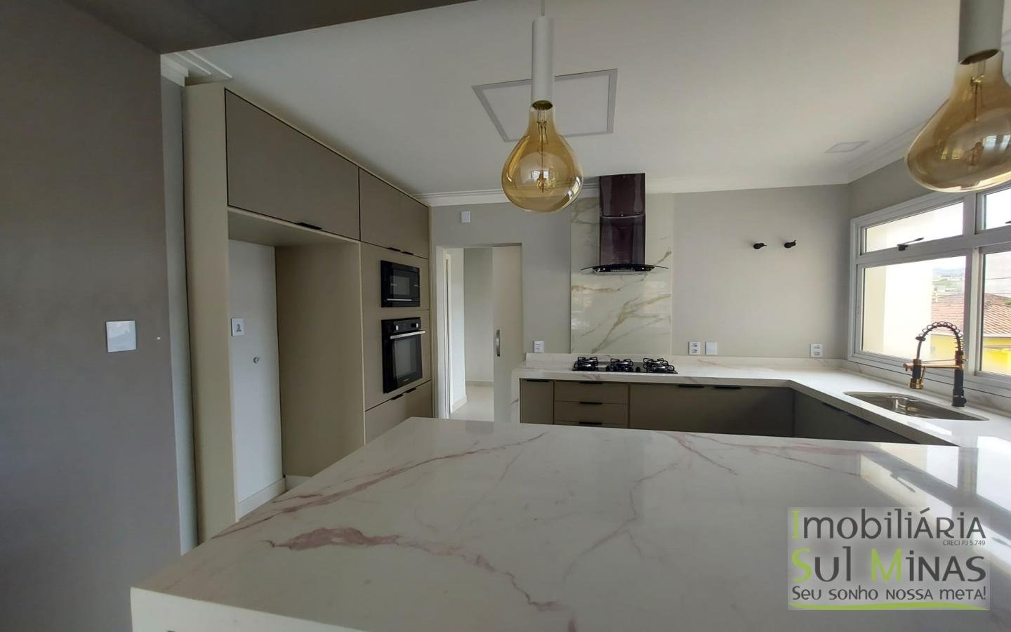 Apartamento Alto Padrão com 140 m² a Venda em Cambuí MG cod1592 (13)