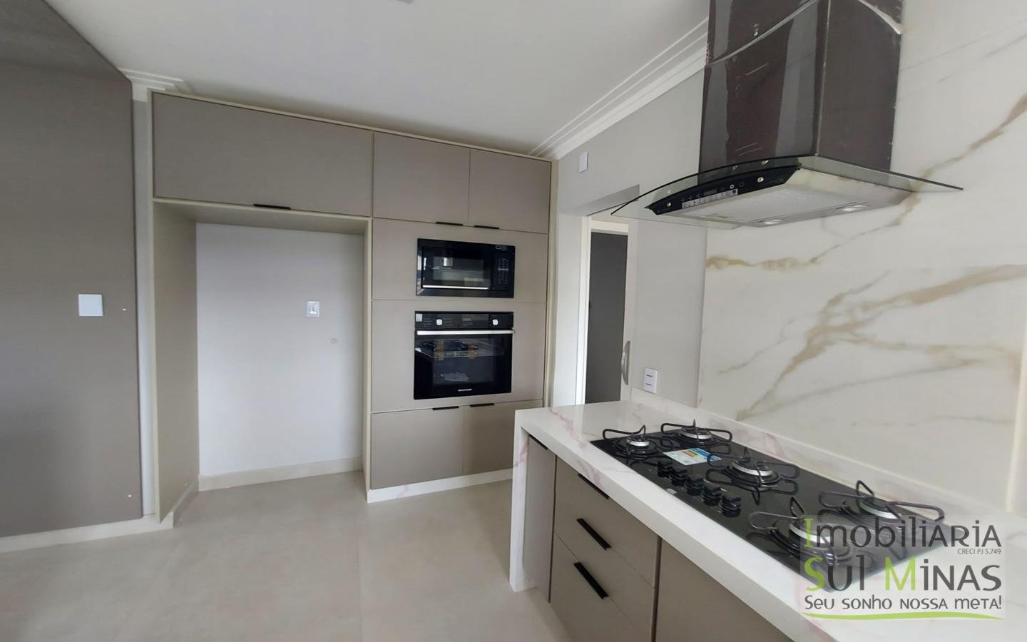 Apartamento Alto Padrão com 140 m² a Venda em Cambuí MG cod1592 (24)