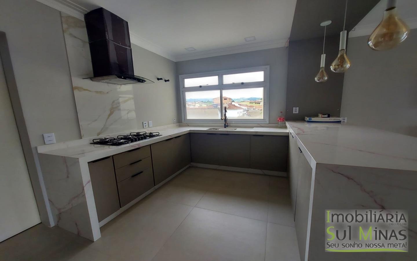 Apartamento Alto Padrão com 140 m² a Venda em Cambuí MG cod1592 (5)