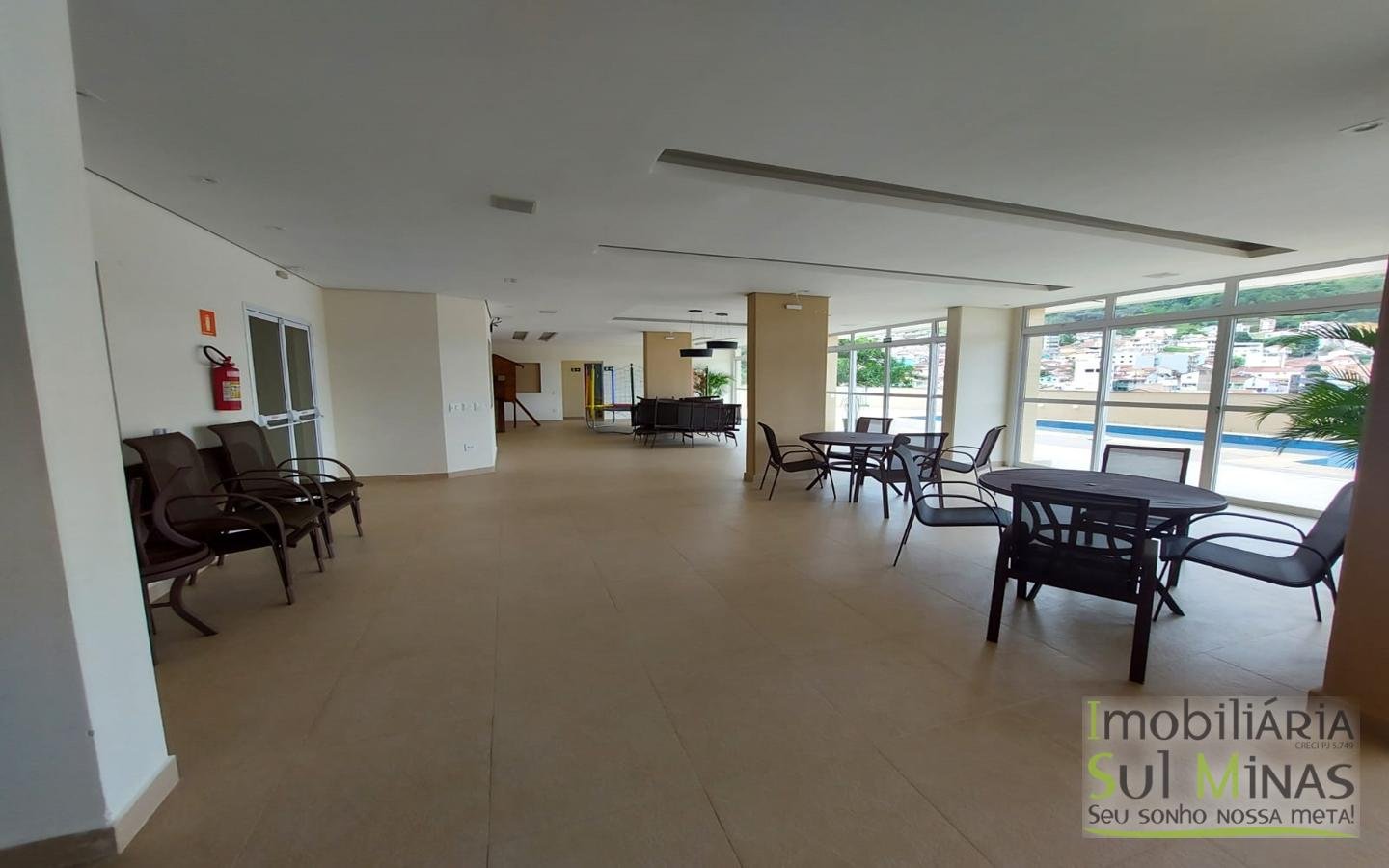 Apartamento Alto Padrão com 140 m² a Venda em Cambuí MG cod1592 (6)