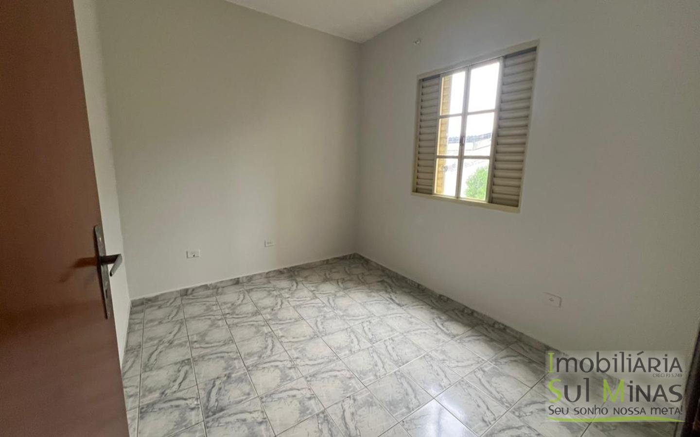 Apartamento Para Locação a apenas 200 metros do Centro CambuíMG cod2406 (5)