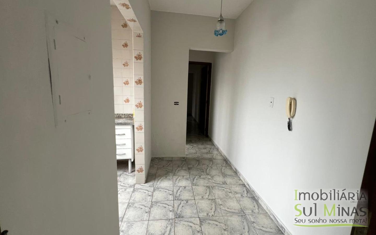 Apartamento Para Locação a apenas 200 metros do Centro CambuíMG cod2406 (9)
