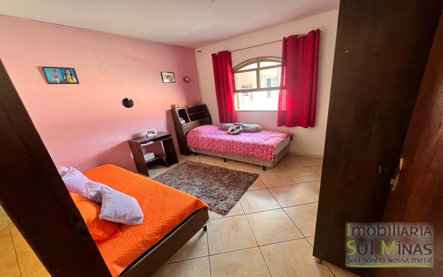 Casa 3 dormitórios sendo uma Suíte com Closet a Venda em Cambuí MG Cód. 1768 (15)