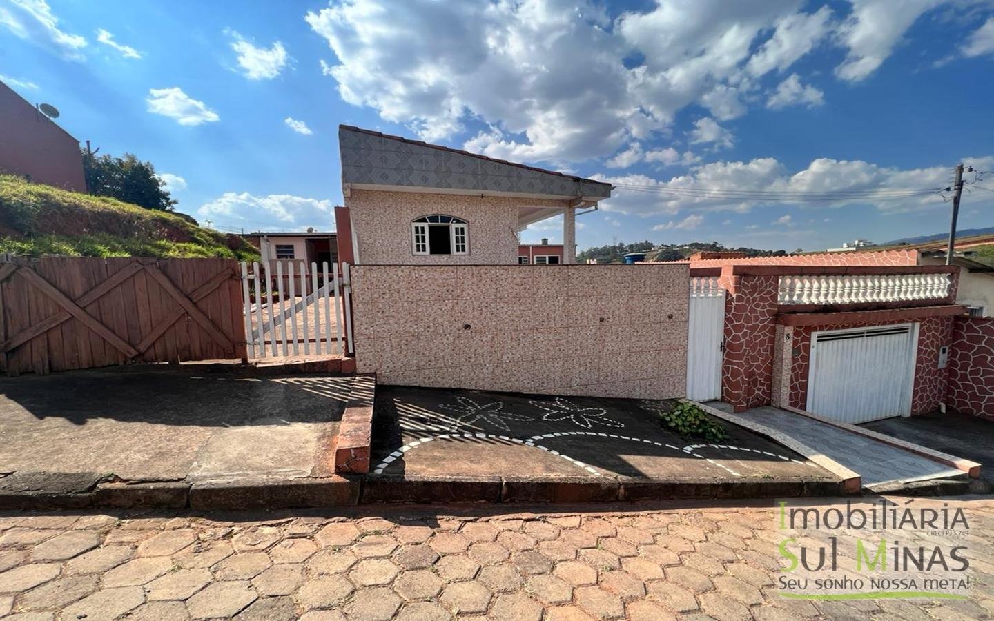 Casa 3 dormitórios sendo uma Suíte com Closet a Venda em Cambuí MG Cód. 1768 (5) Casa 3 dormitórios sendo uma Suíte com Closet a Venda em Cambuí MG Cód. 1768 (5)