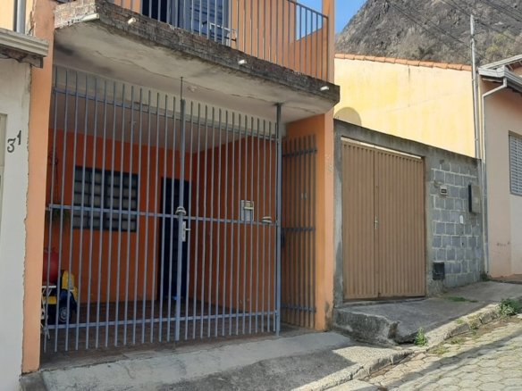 Casa Assobradada com 3 Dormitórios a Venda em Cambuí MG Cód. 1499 (13)