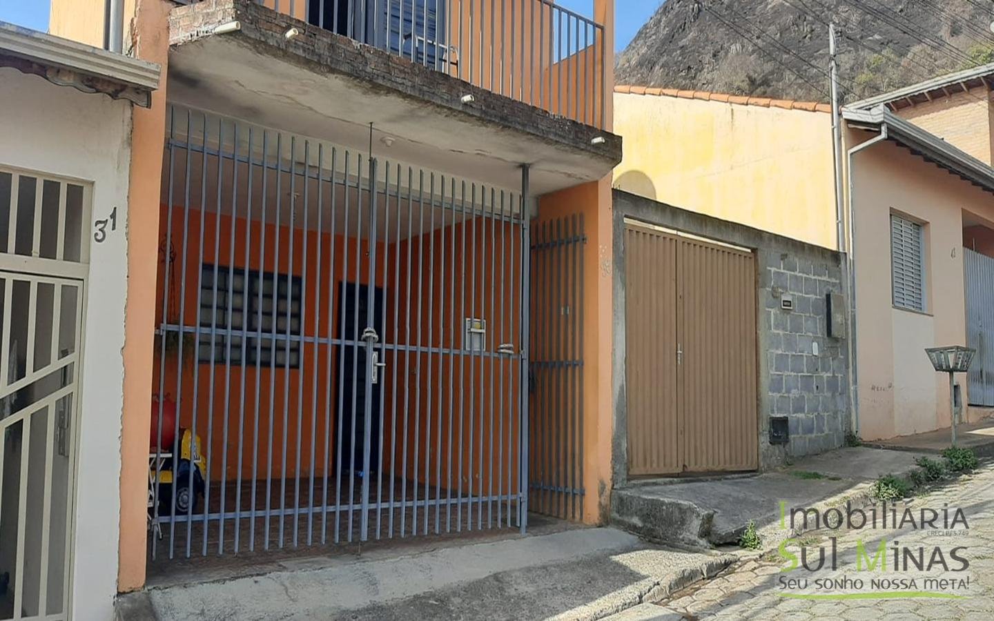 Casa Assobradada com 3 Dormitórios a Venda em Cambuí MG Cód. 1499 (13) Casa Assobradada com 3 Dormitórios a Venda em Cambuí MG Cód. 1499 (13)