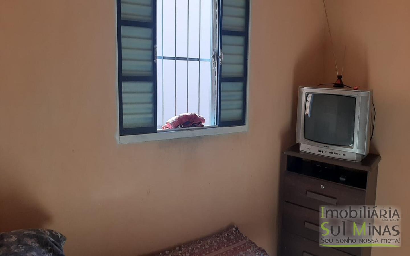 Casa Assobradada com 3 Dormitórios a Venda em Cambuí MG Cód. 1499 (2)