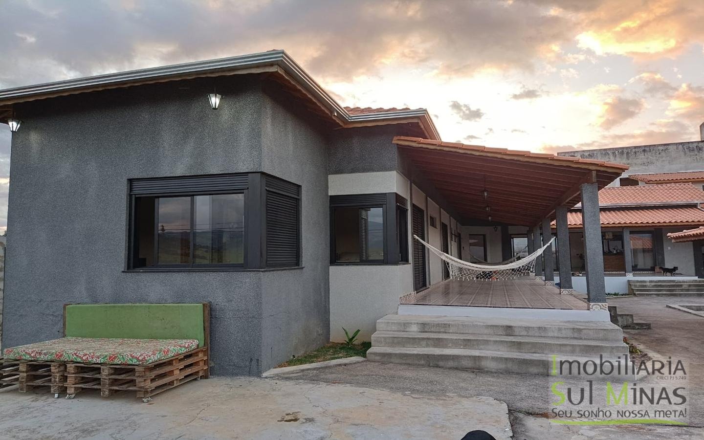 Casa Moderna de Alto Padrão a Venda em Cambuí MG Cód. 1704 (1)