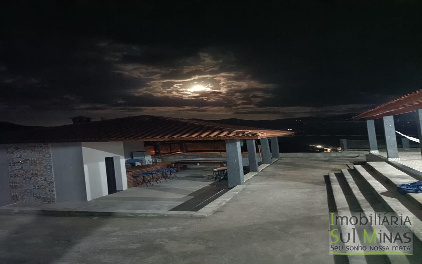 Casa Moderna de Alto Padrão a Venda em Cambuí MG Cód. 1704 (16)