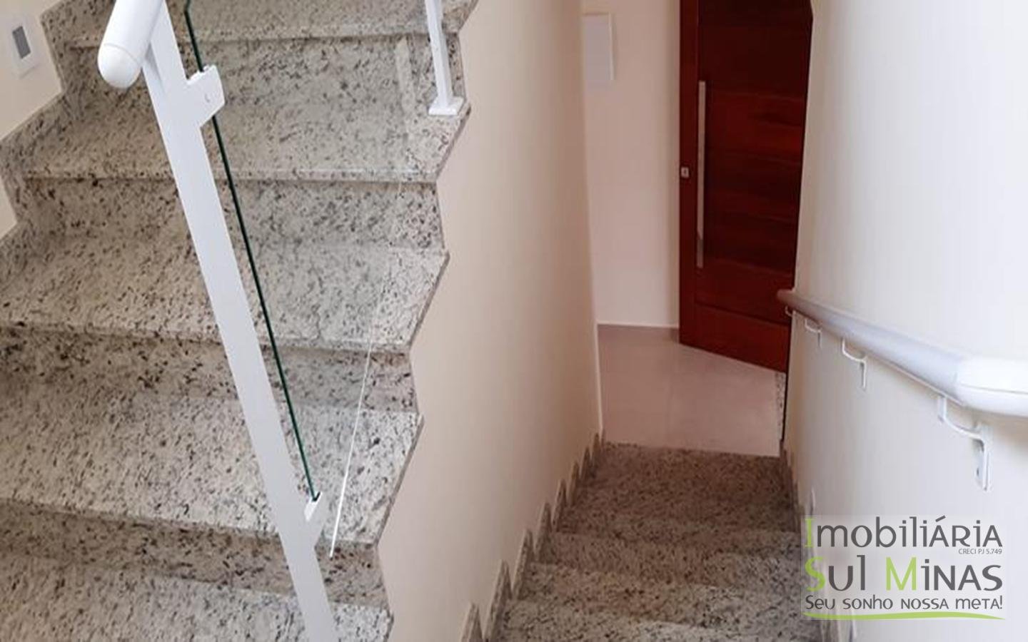 Casa Nova a Venda em Cambuí MG Cód. 1452 (8)