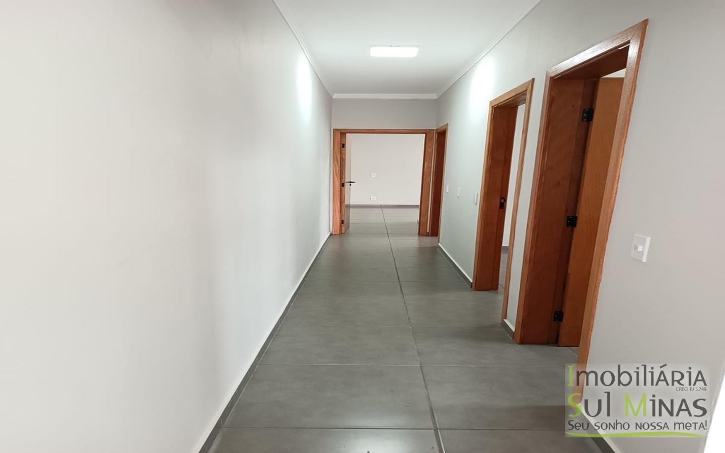 Casa Nova com 3 Dormitórios a Venda em Cambuí MG Cód. 1681 (25)