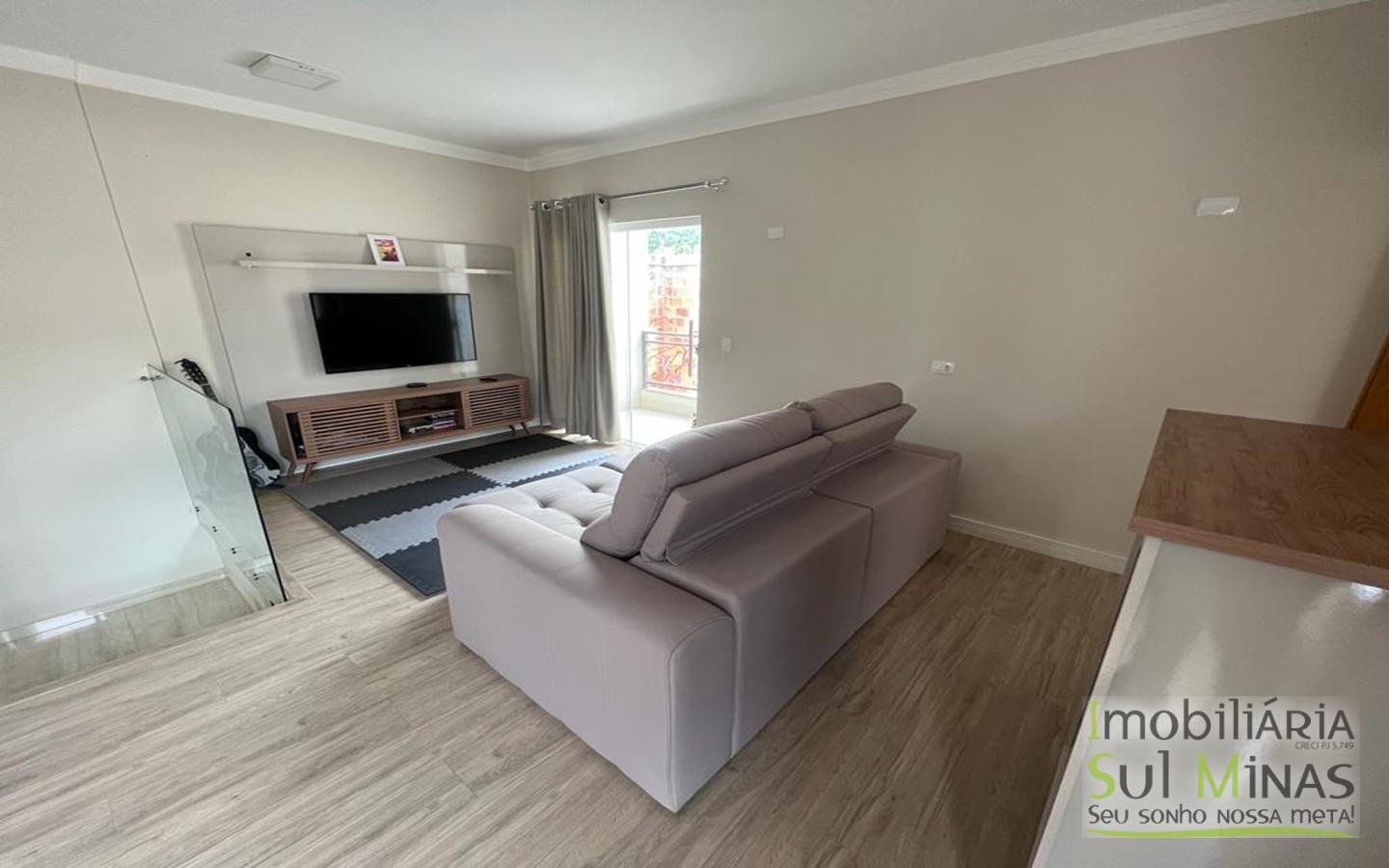 Casa a venda em Cambuí Mg com 202 m2 de construção sendo 150 m2 de lote Cod. 1399 (10)