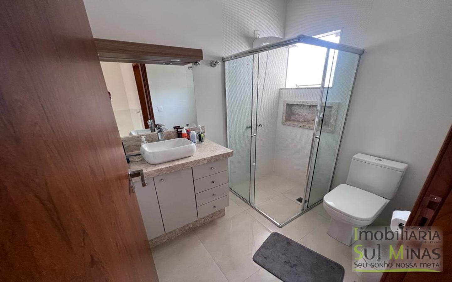 Casa a venda em Cambuí Mg com 202 m2 de construção sendo 150 m2 de lote Cod. 1399 (22)