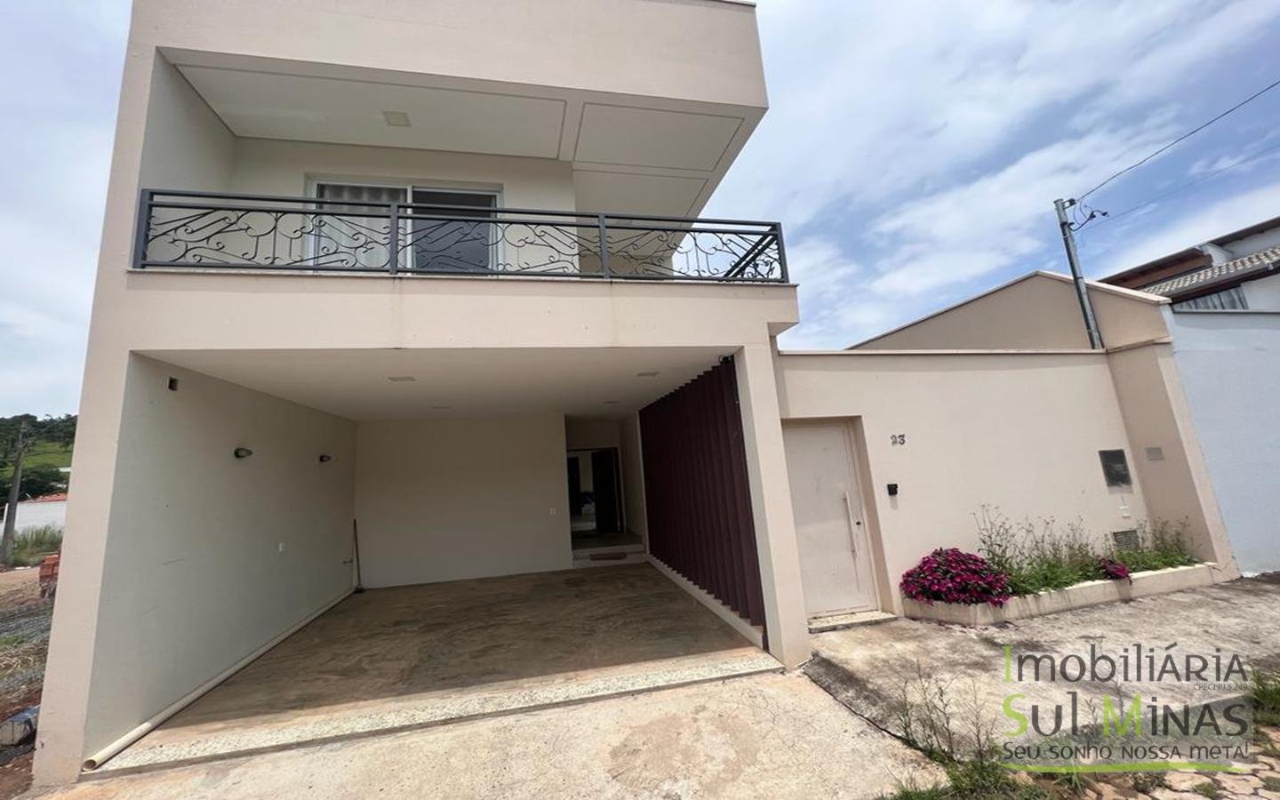 Casa a venda em Cambuí Mg com 202 m2 de construção sendo 150 m2 de lote Cod. 1399 (7)