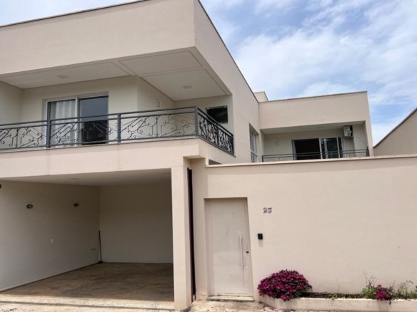 Casa a venda em Cambuí Mg com 202 m2 de construção sendo 150 m2 de lote Cod. 1399 (8)