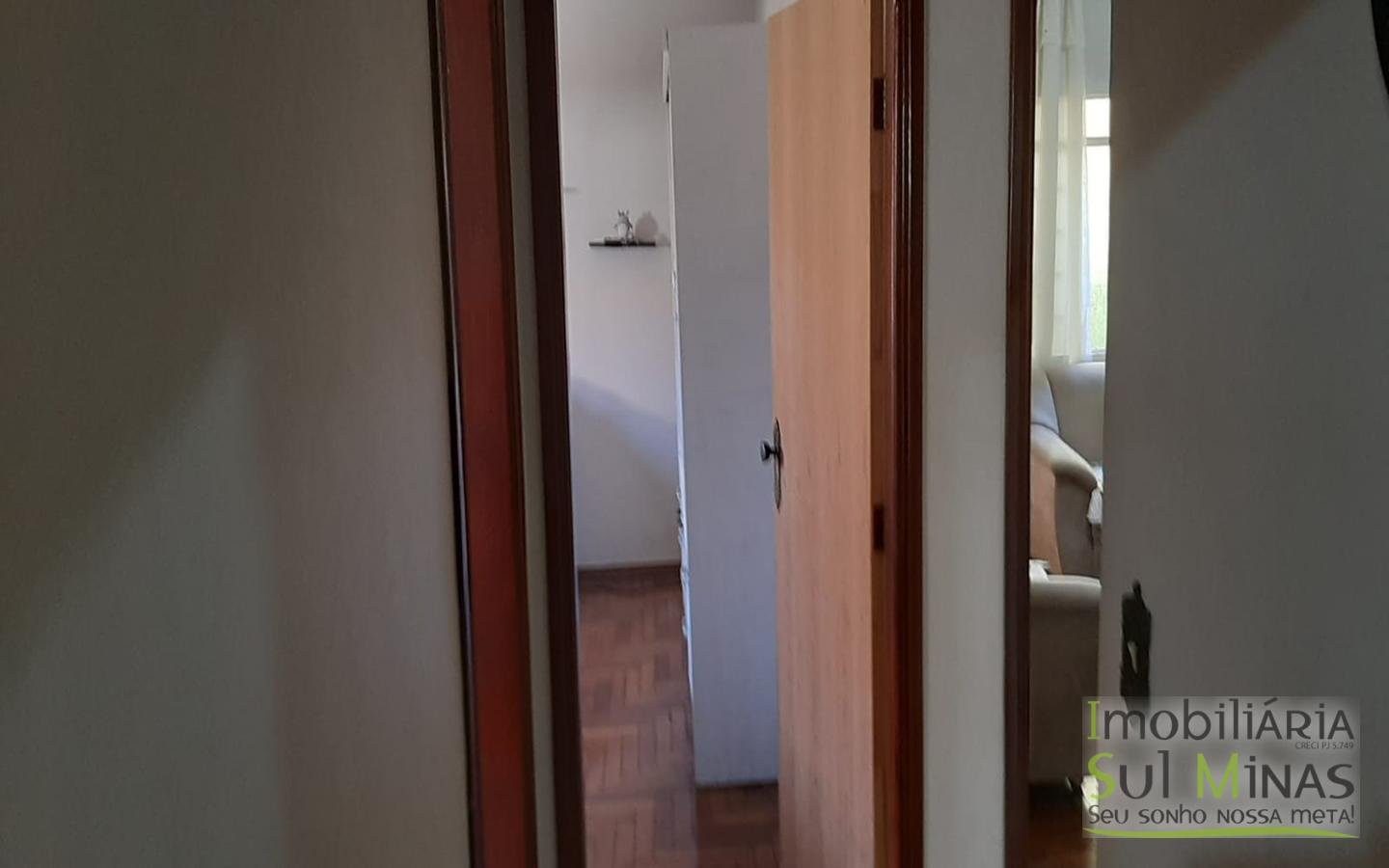 Casa com 4 Dormitórios a Venda no Centro de Cambuí MG Cód. 1505 (1)