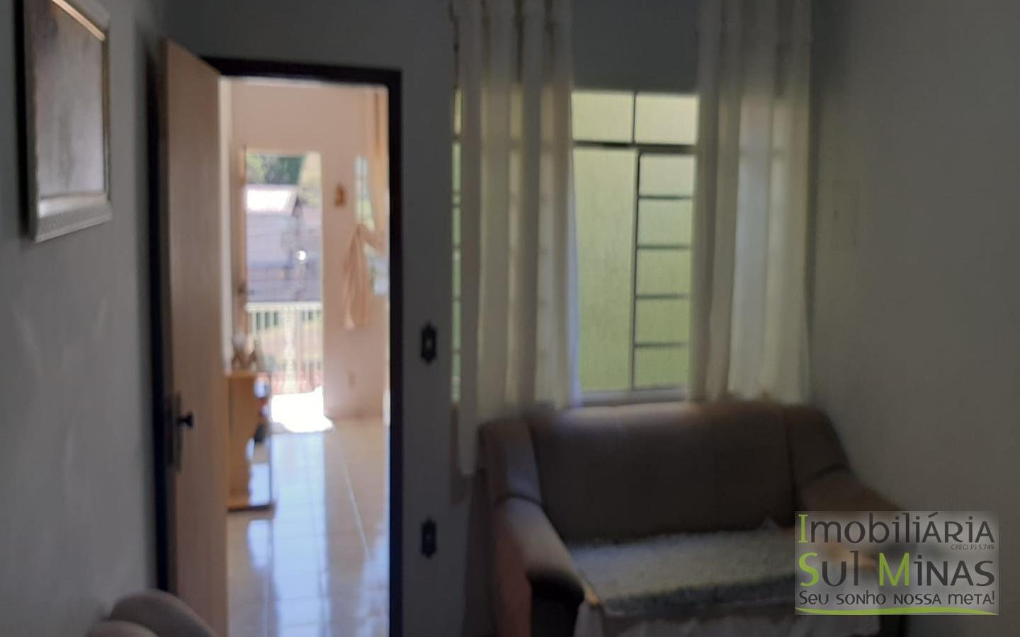 Casa com 4 Dormitórios a Venda no Centro de Cambuí MG Cód. 1505 (11)