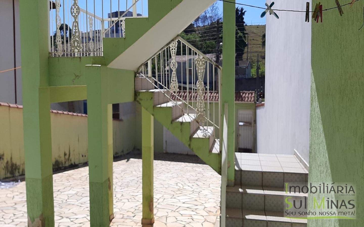 Casa com 4 Dormitórios a Venda no Centro de Cambuí MG Cód. 1505 (14)