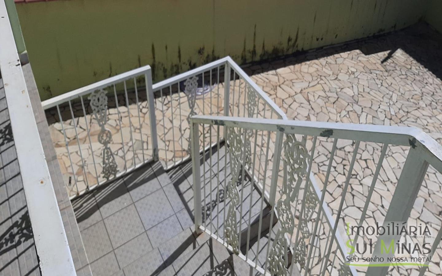 Casa com 4 Dormitórios a Venda no Centro de Cambuí MG Cód. 1505 (15)