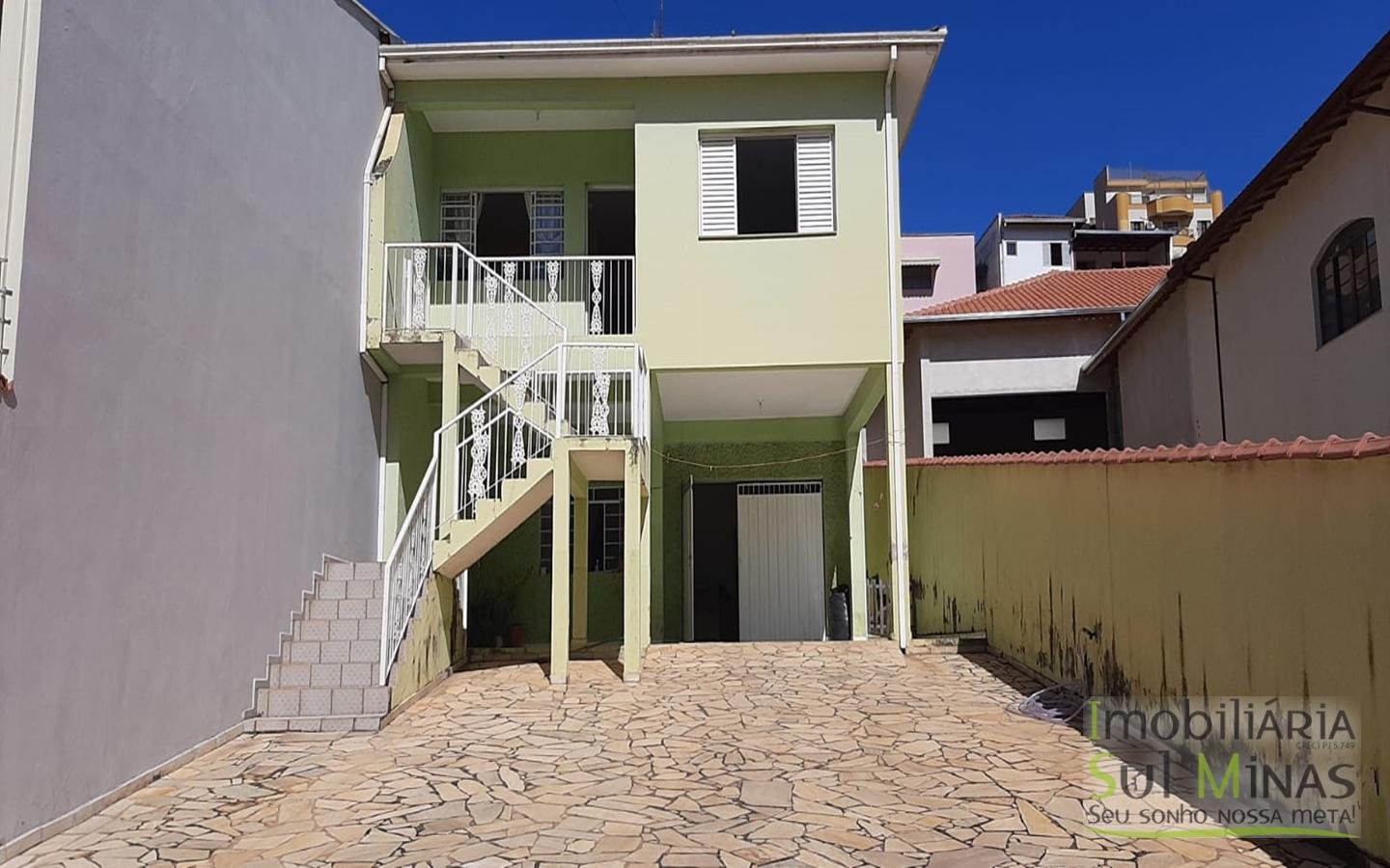 Casa com 4 Dormitórios a Venda no Centro de Cambuí MG Cód. 1505 (18)