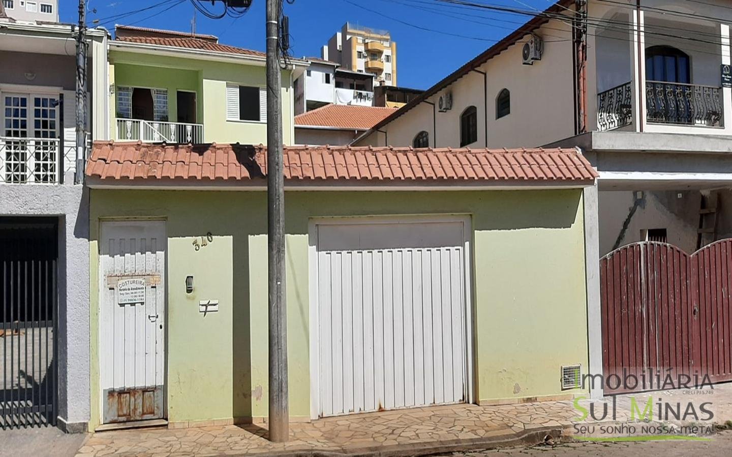 Casa com 4 Dormitórios a Venda no Centro de Cambuí MG Cód. 1505 (21) Casa com 4 Dormitórios a Venda no Centro de Cambuí MG Cód. 1505 (21)