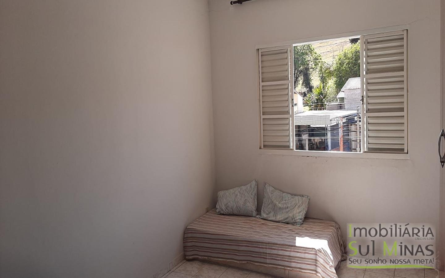 Casa com 4 Dormitórios a Venda no Centro de Cambuí MG Cód. 1505 (28)