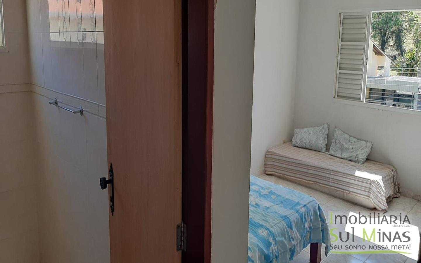 Casa com 4 Dormitórios a Venda no Centro de Cambuí MG Cód. 1505 (29)