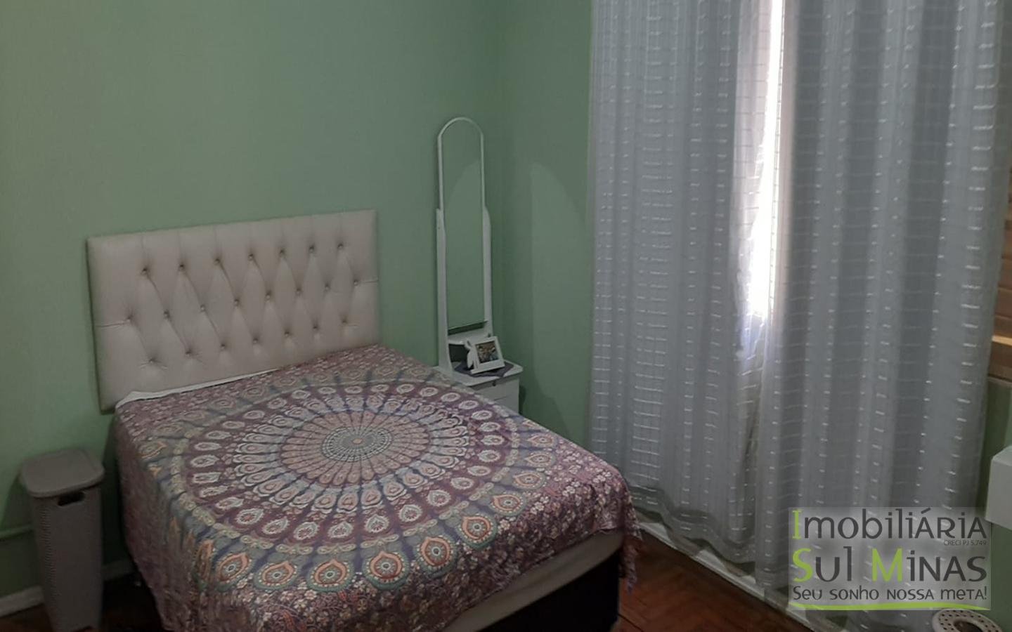 Casa com 4 Dormitórios a Venda no Centro de Cambuí MG Cód. 1505 (3)