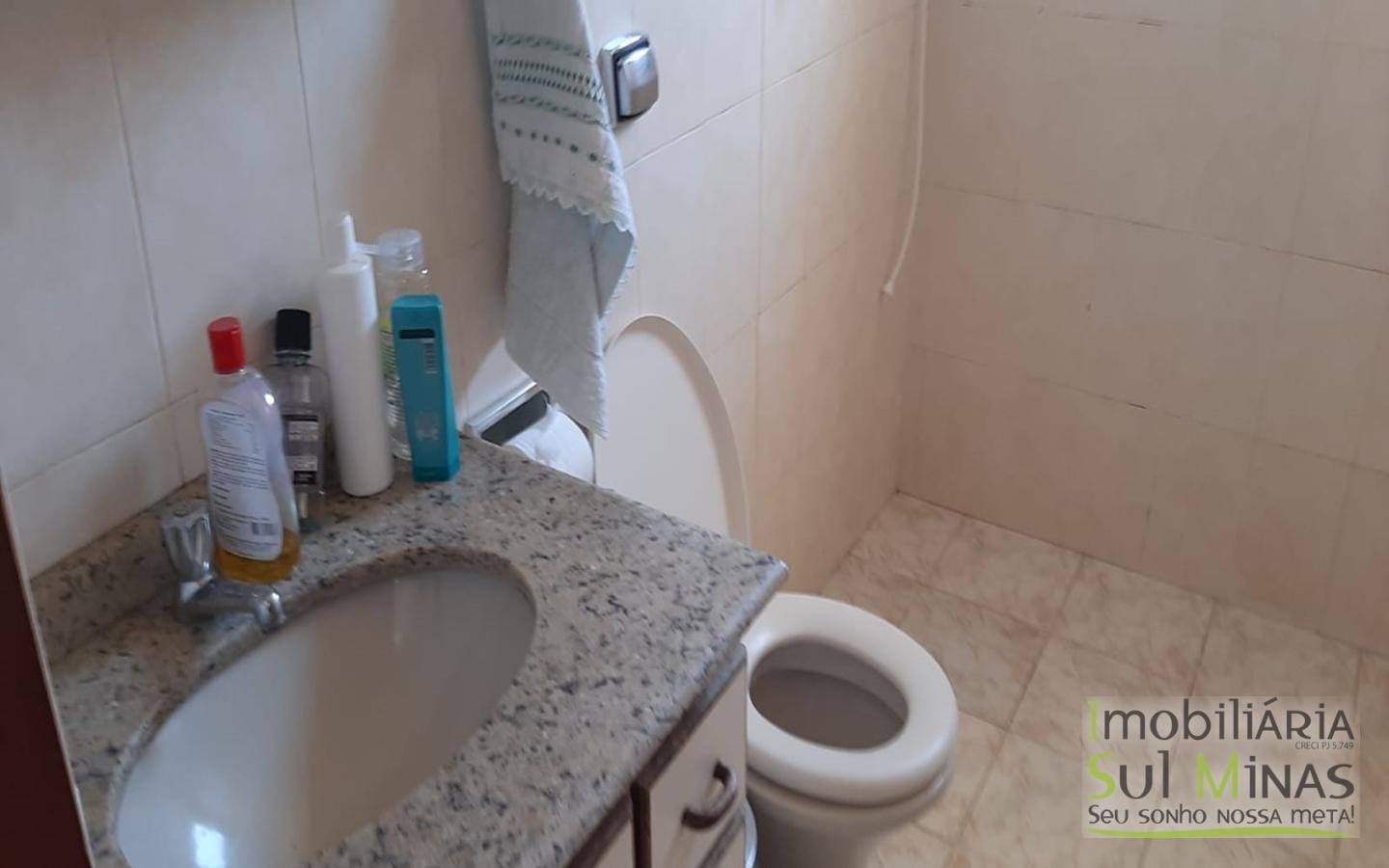 Casa com 4 Dormitórios a Venda no Centro de Cambuí MG Cód. 1505 (31)