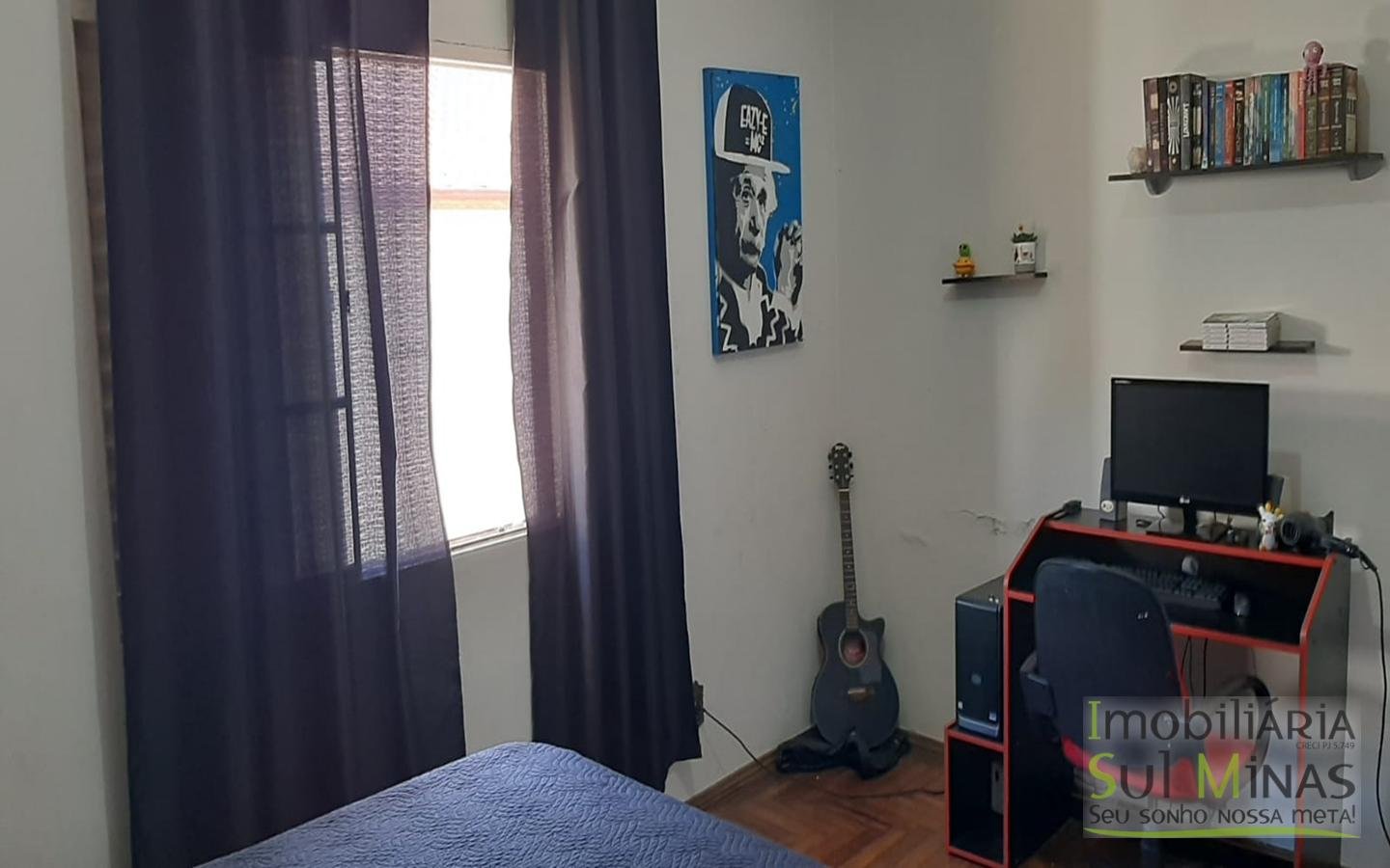 Casa com 4 Dormitórios a Venda no Centro de Cambuí MG Cód. 1505 (7)