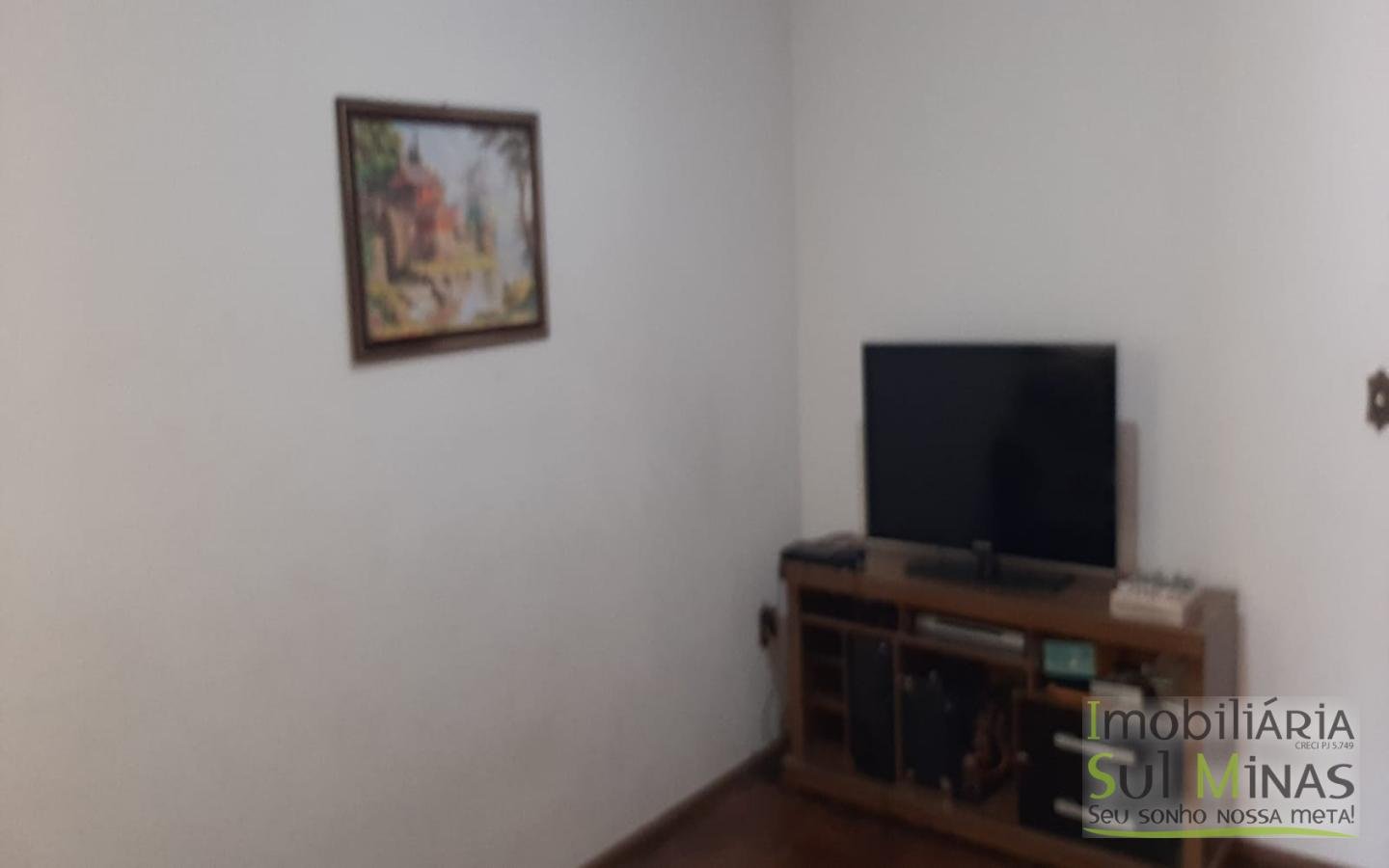 Casa com 4 Dormitórios a Venda no Centro de Cambuí MG Cód. 1505 (9)