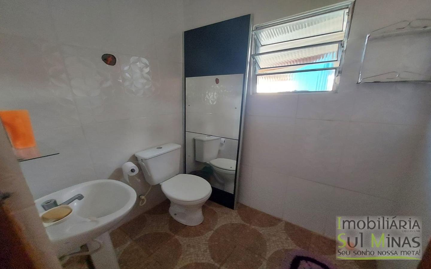 Casa com Churrasqueira em Lote de 125m² a Venda em Cambuí MG Cod. 1820 (14)