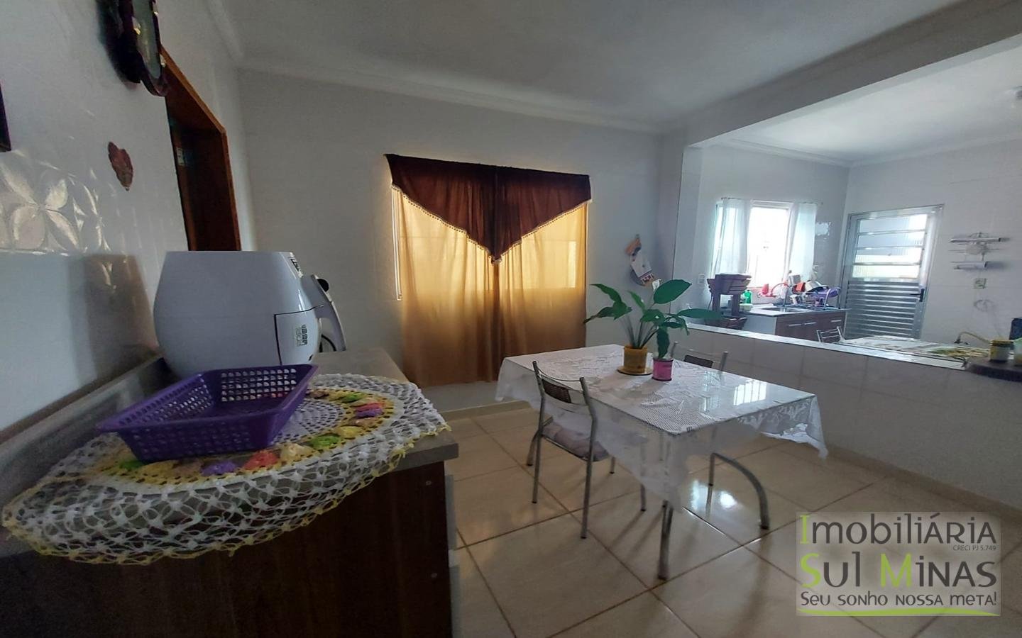 Casa com Churrasqueira em Lote de 125m² a Venda em Cambuí MG Cod. 1820 (16)
