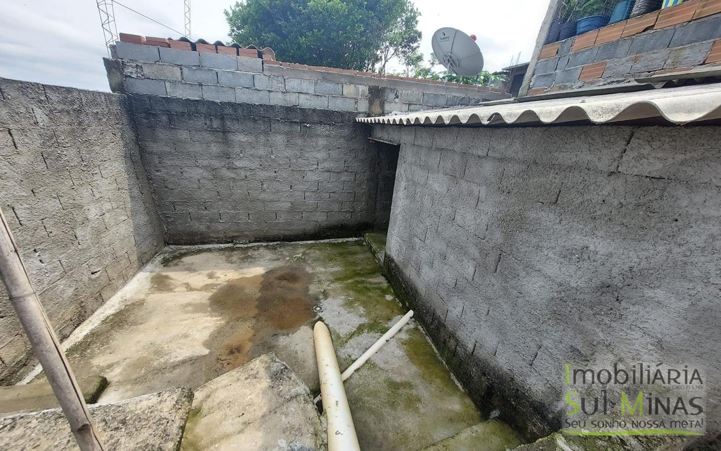 Casa com Churrasqueira em Lote de 125m² a Venda em Cambuí MG Cod. 1820 (3)