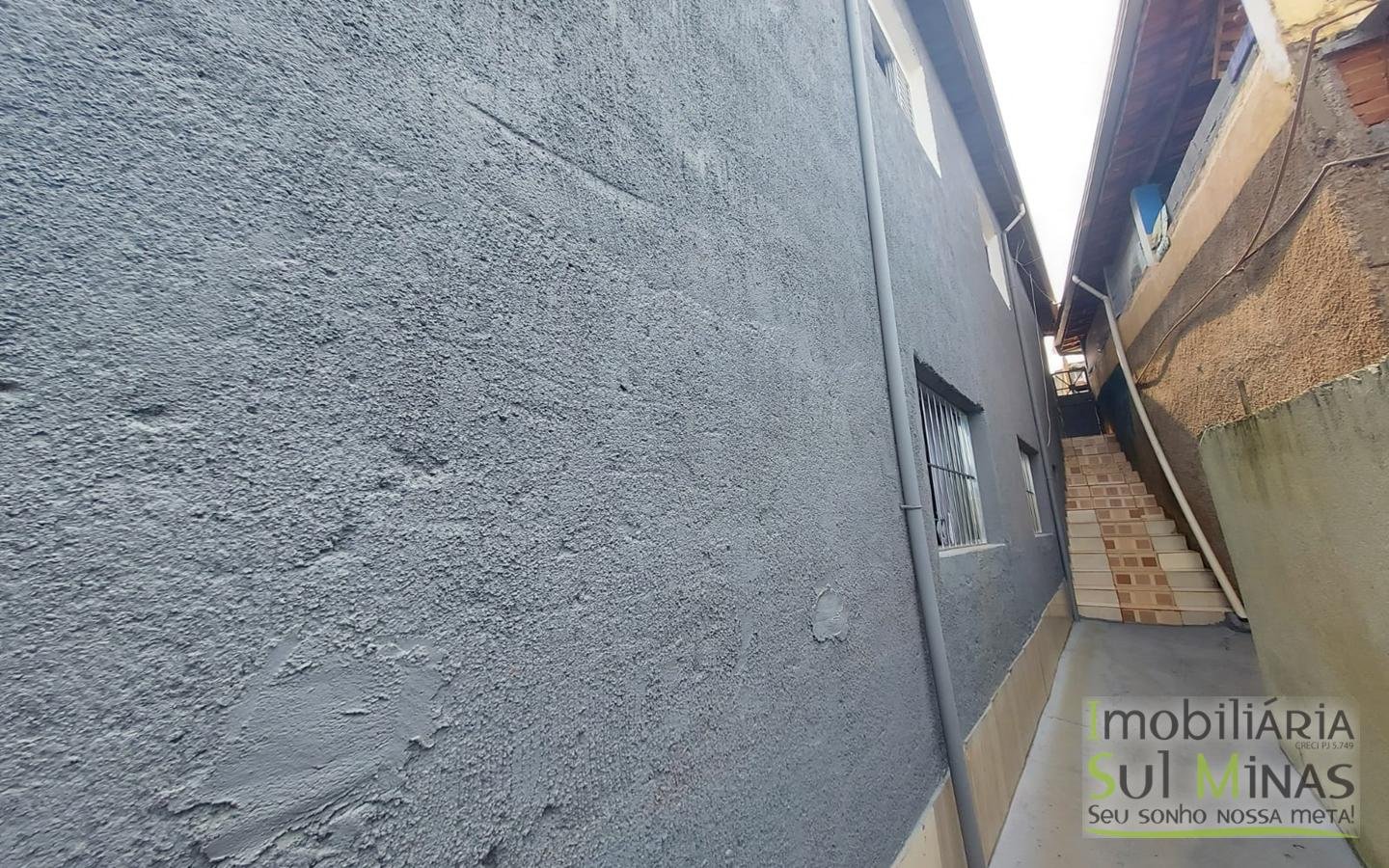 Casa com Churrasqueira em Lote de 125m² a Venda em Cambuí MG Cod. 1820 (4)