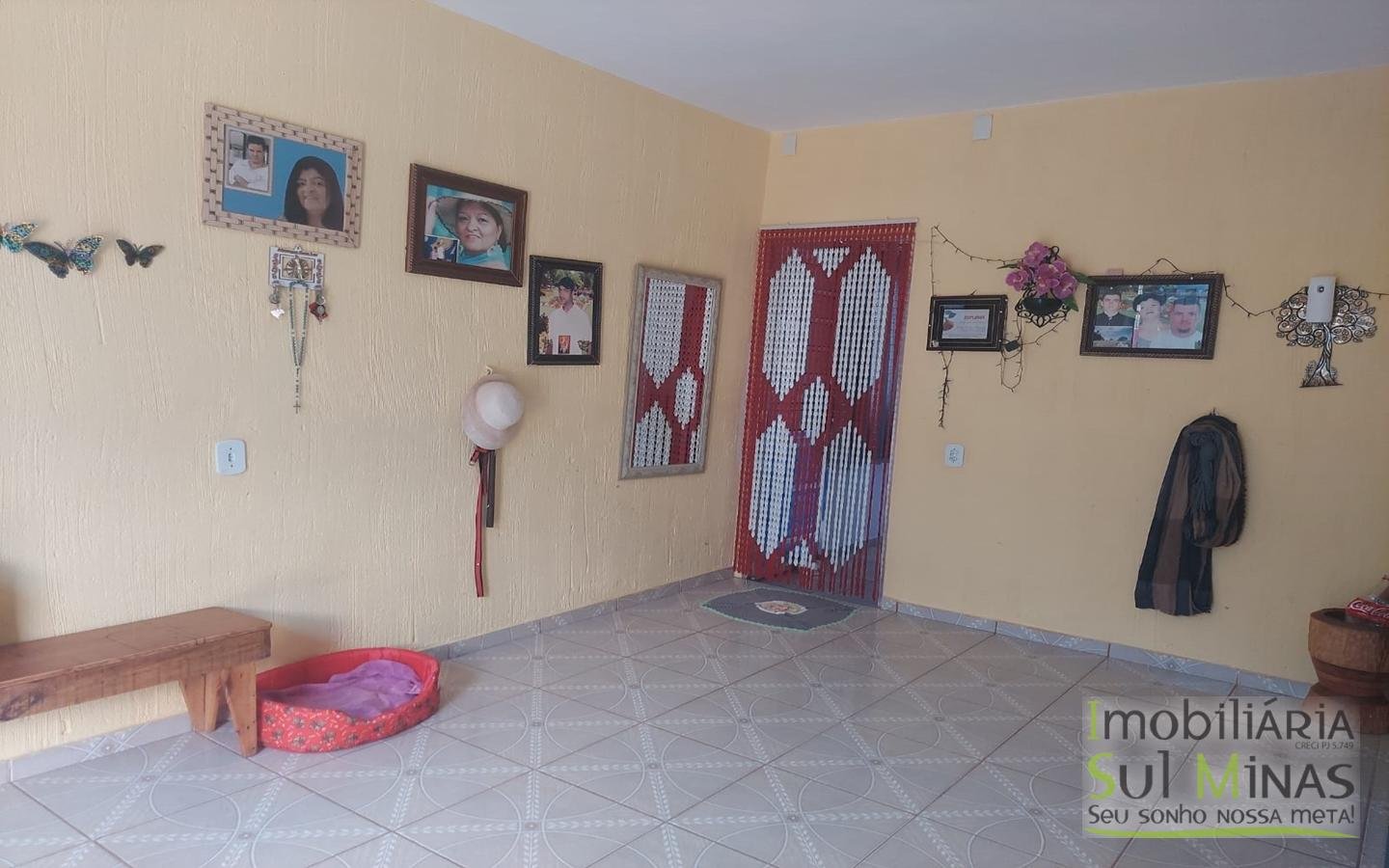 Casa com Churrasqueira em Lote de 125m² a Venda em Cambuí MG Cod. 1820 (9)