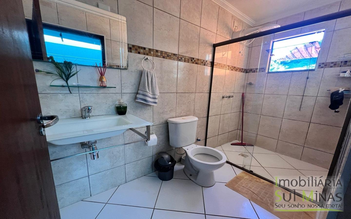 Casa com Linda Vista da Cidade à Venda em Cambuí MG Cod. 1920 (14)