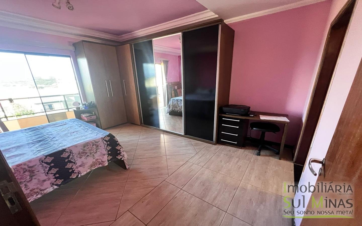 Casa com Linda Vista da Cidade à Venda em Cambuí MG Cod. 1920 (15)