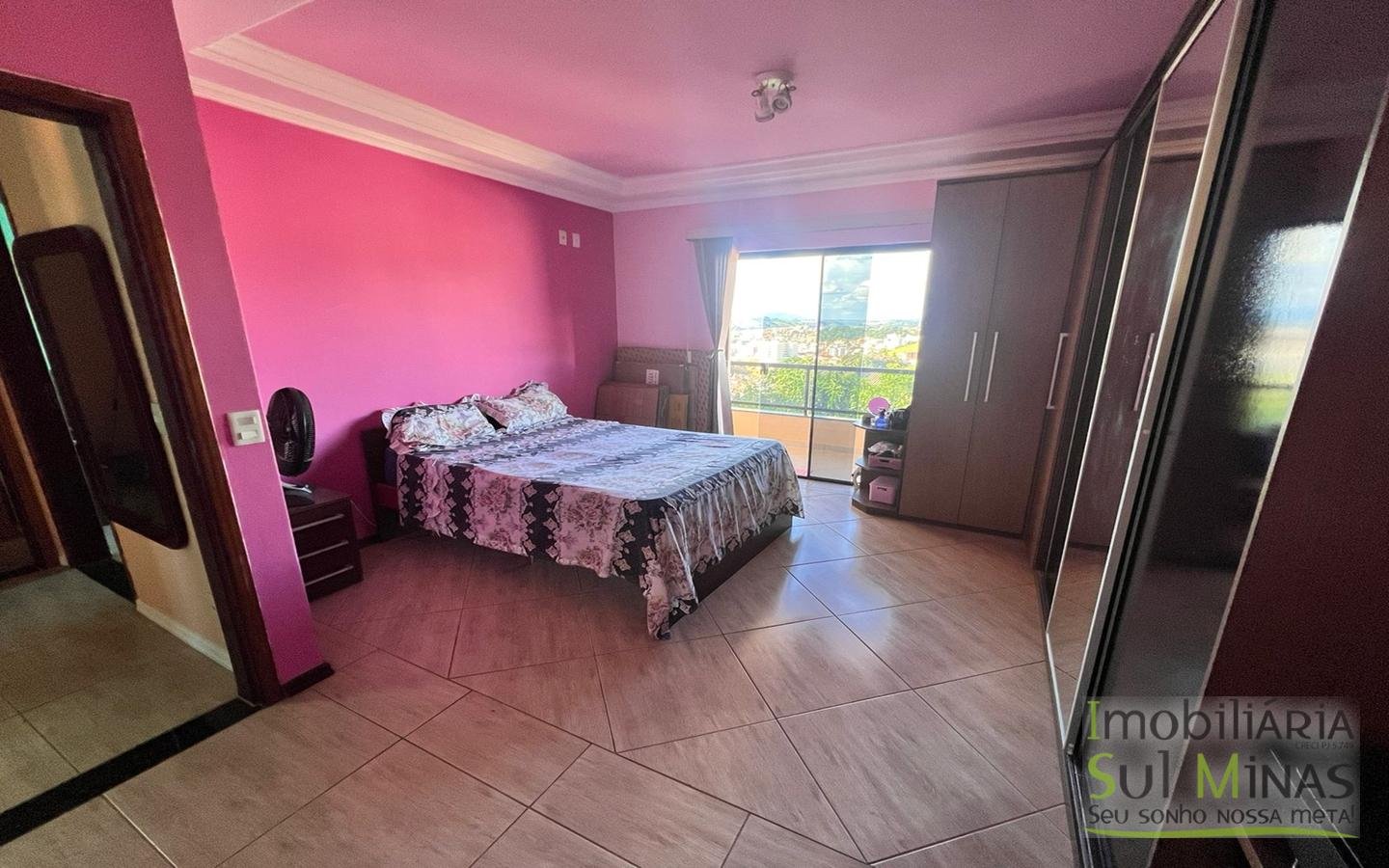 Casa com Linda Vista da Cidade à Venda em Cambuí MG Cod. 1920 (17)