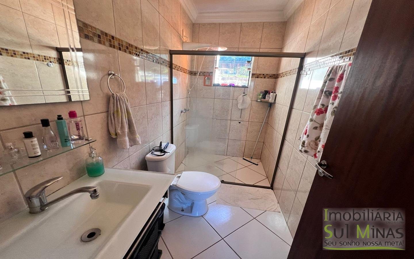 Casa com Linda Vista da Cidade à Venda em Cambuí MG Cod. 1920 (18)