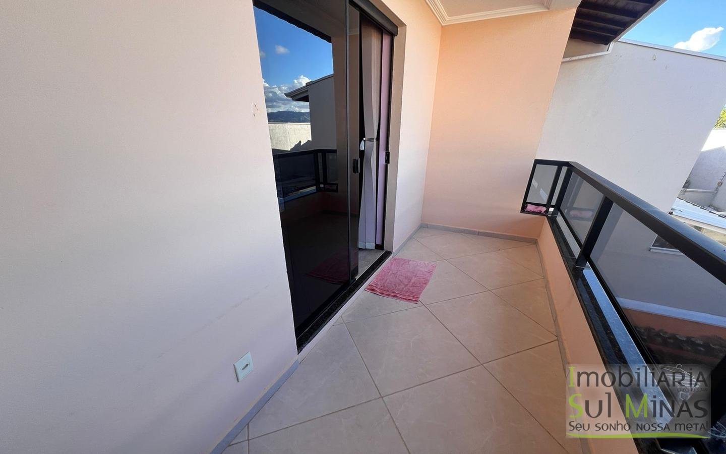 Casa com Linda Vista da Cidade à Venda em Cambuí MG Cod. 1920 (19)