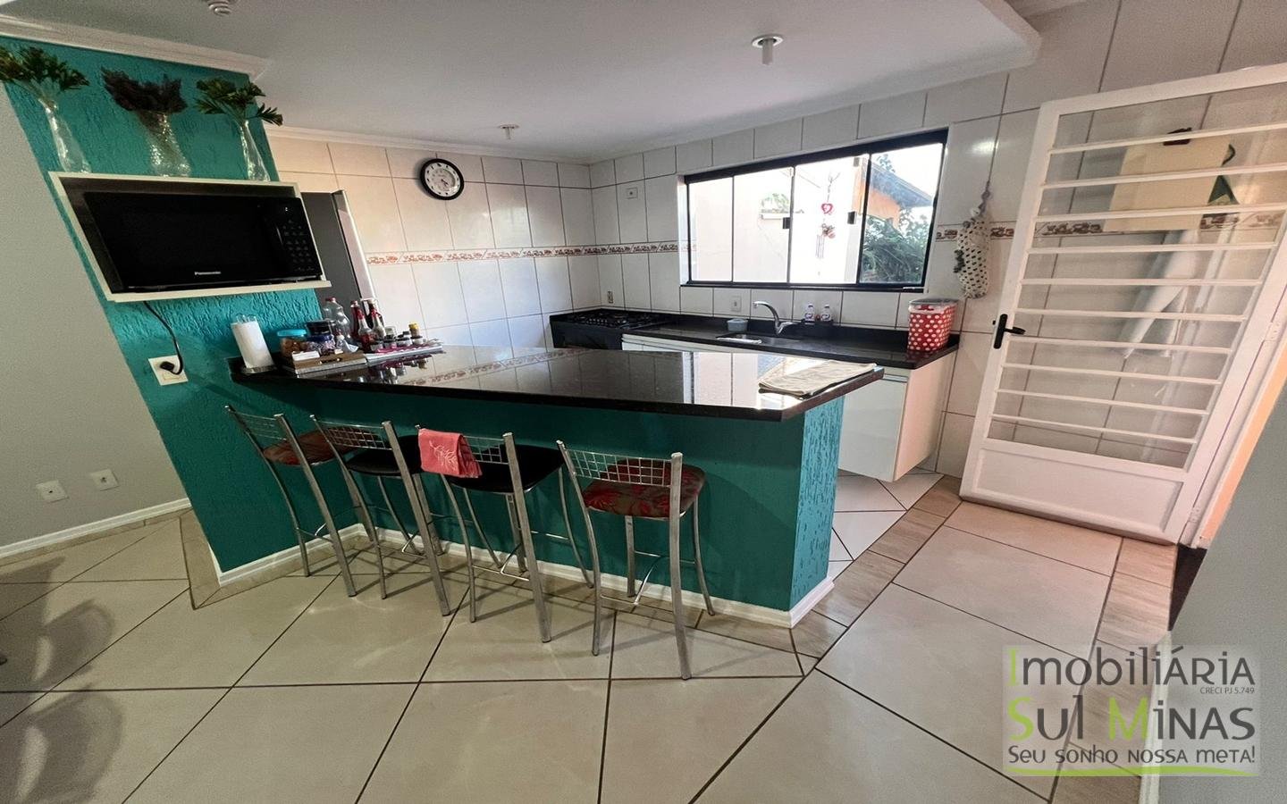 Casa com Linda Vista da Cidade à Venda em Cambuí MG Cod. 1920 (2)