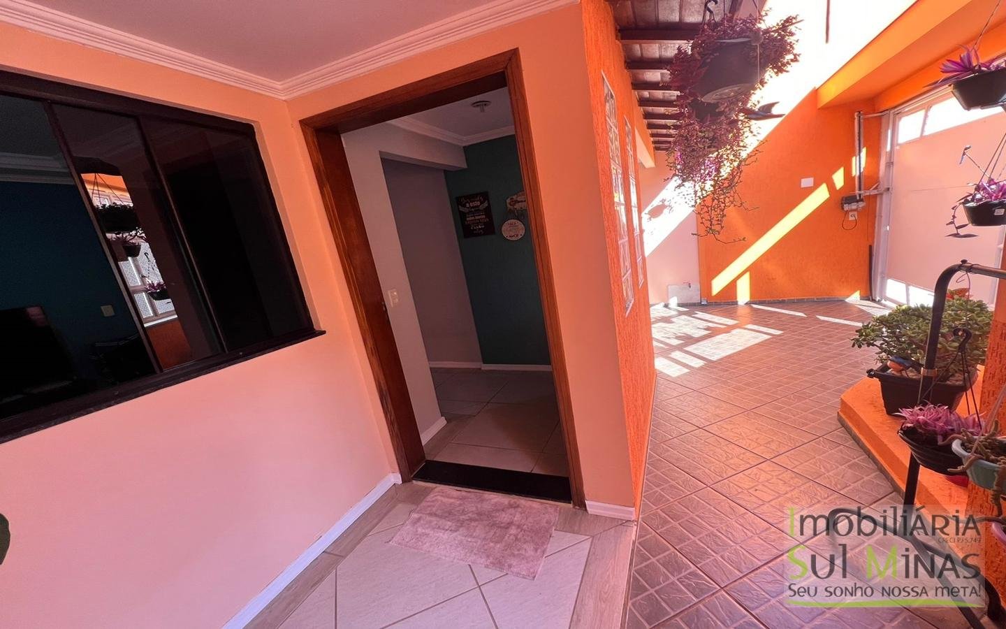 Casa com Linda Vista da Cidade à Venda em Cambuí MG Cod. 1920 (23)