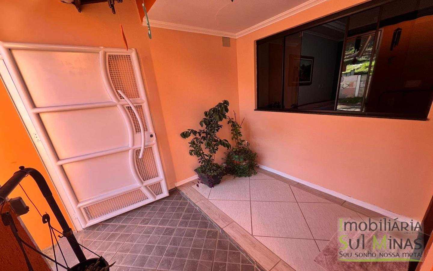 Casa com Linda Vista da Cidade à Venda em Cambuí MG Cod. 1920 (29)