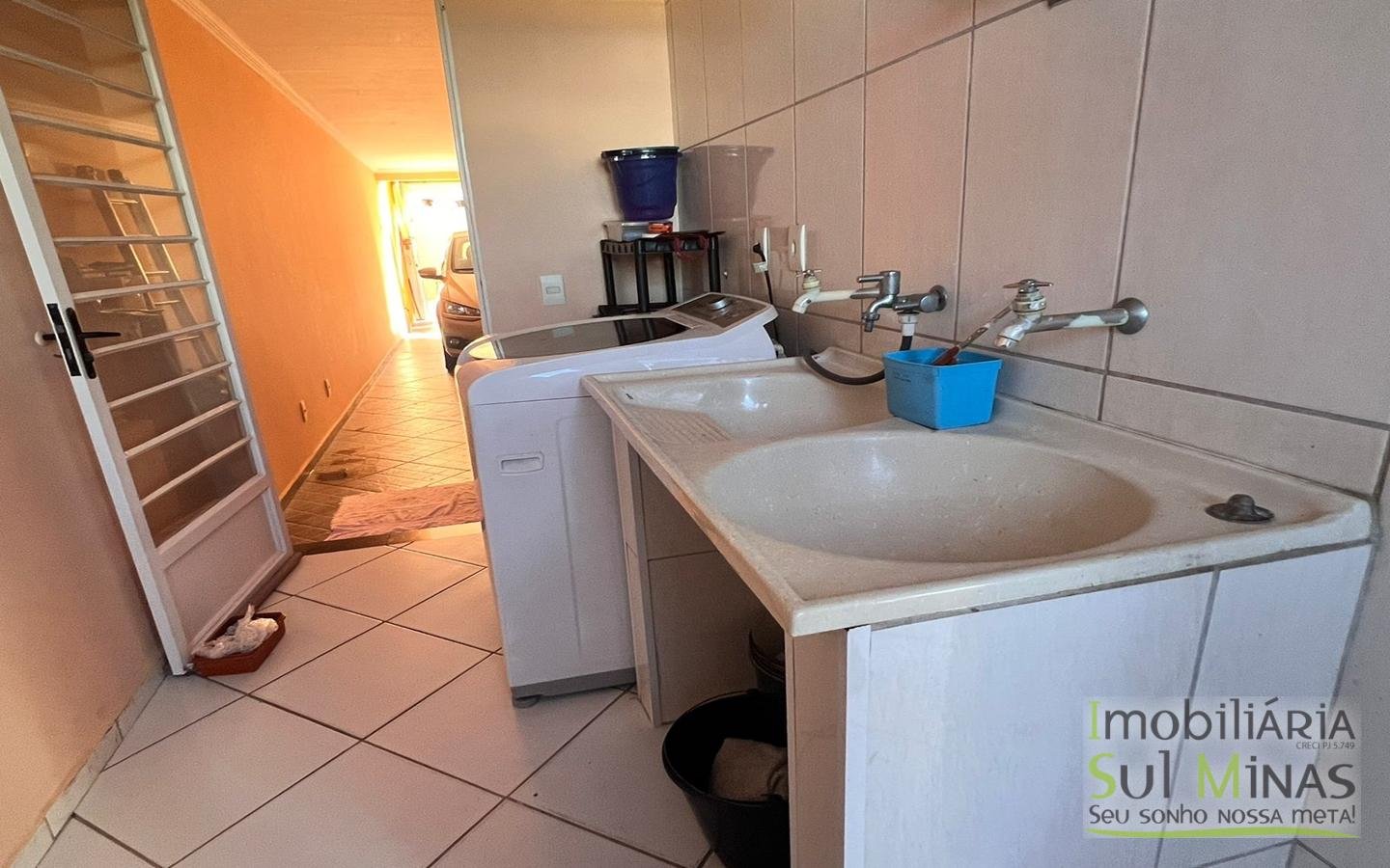 Casa com Linda Vista da Cidade à Venda em Cambuí MG Cod. 1920 (3)