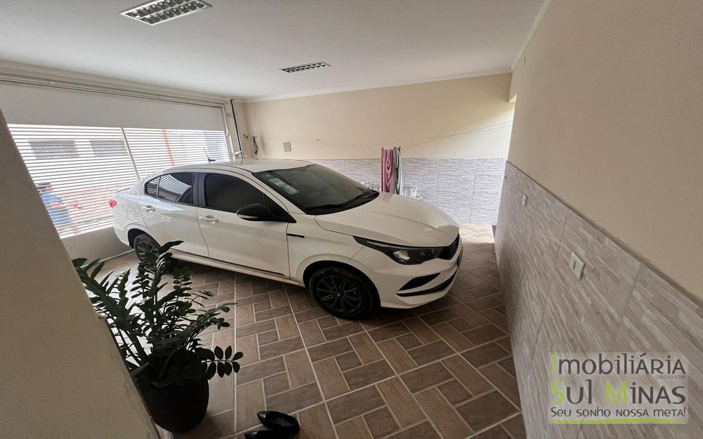 Casa com Ótimo Padrão a Venda em Cambuí MG Cód. 1851 (2)