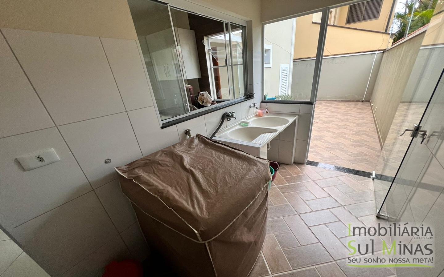 Casa com Ótimo Padrão a Venda em Cambuí MG Cód. 1851 (3)