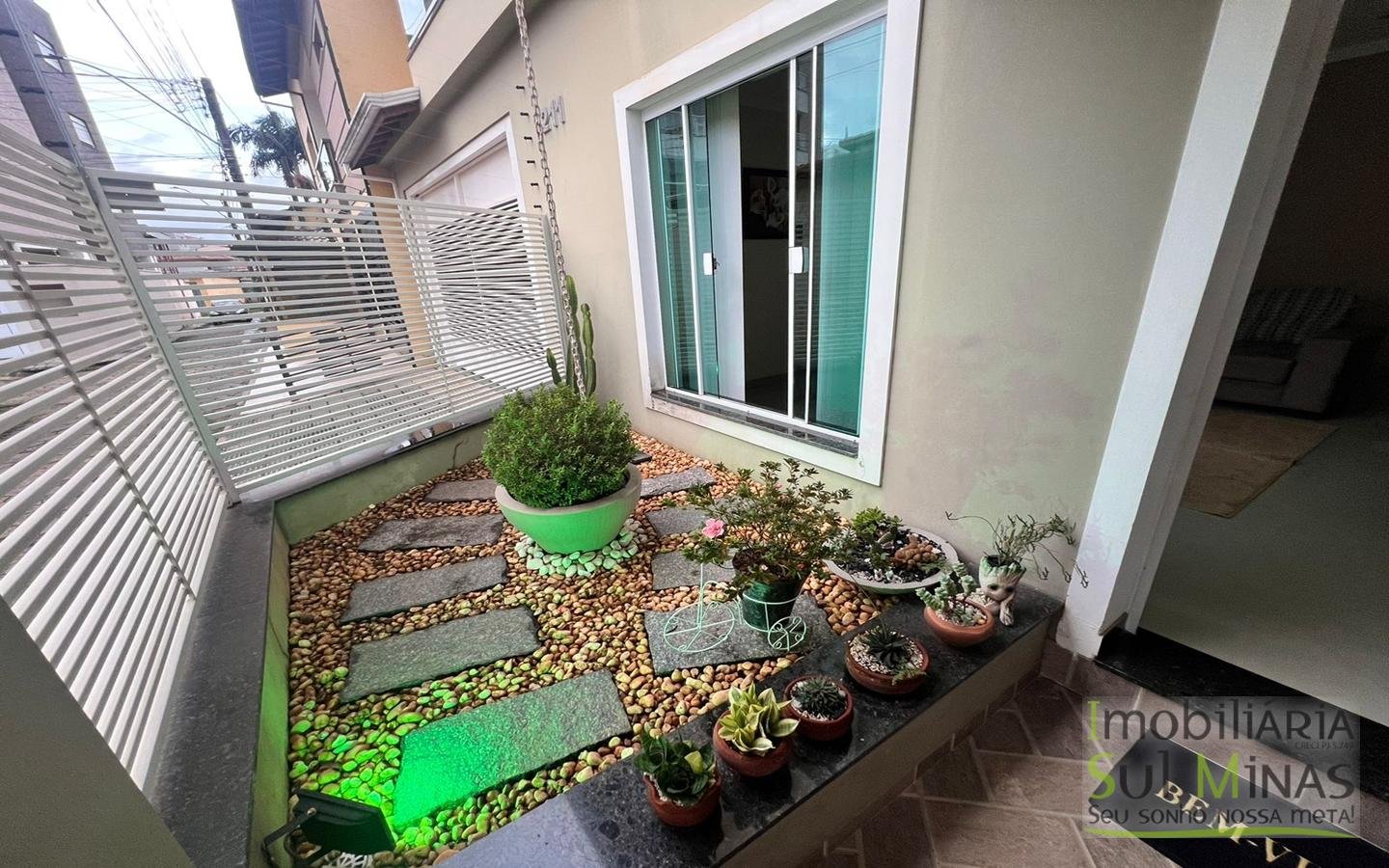 Casa com Ótimo Padrão a Venda em Cambuí MG Cód. 1851 (35)